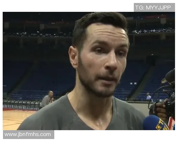 足球明星保镖瞬间揭秘：他们背后的守护者与不为人知的故事