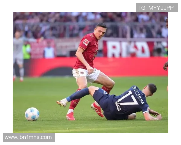 足球明星寻母之旅感人瞬间汇聚温暖与力量的照片分享